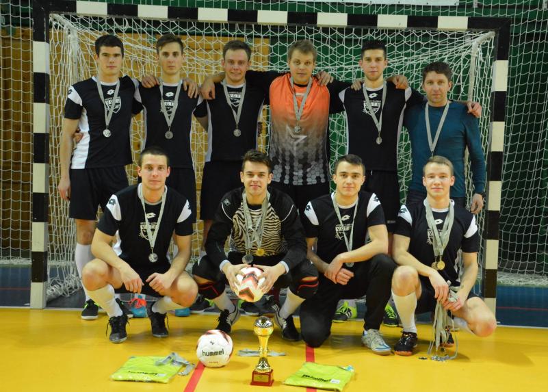 VGTU komanda Lietuvos salės futbolo čempionate iškovojo sidabro medalius